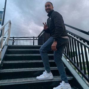 Meet your Posher, Deangelo